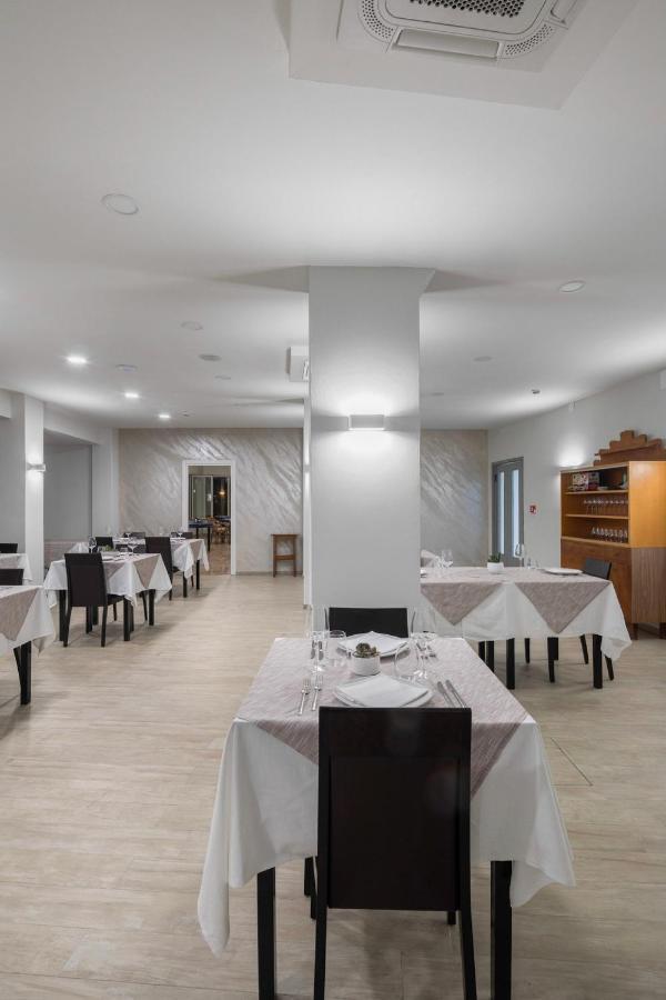 Miga Hotel Grado Centro ภายนอก รูปภาพ