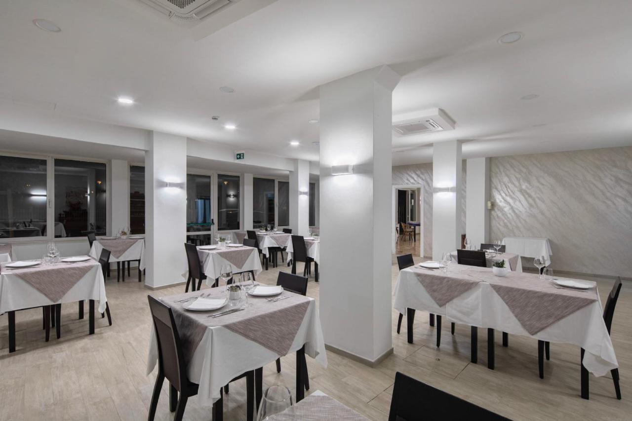 Miga Hotel Grado Centro ภายนอก รูปภาพ